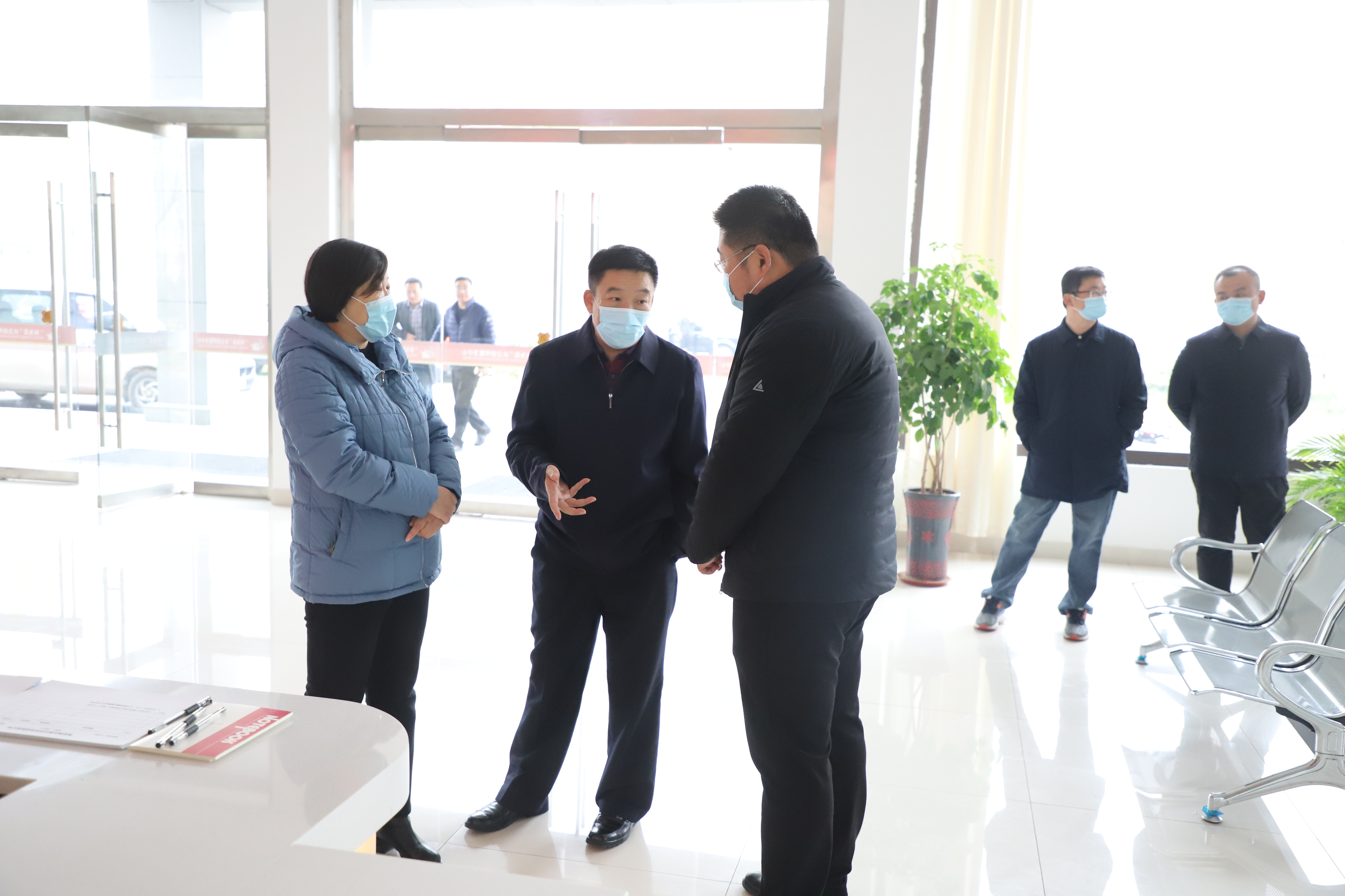 邹城市市委常委政法委书记程尚超到郭里督导和为贵建设工作